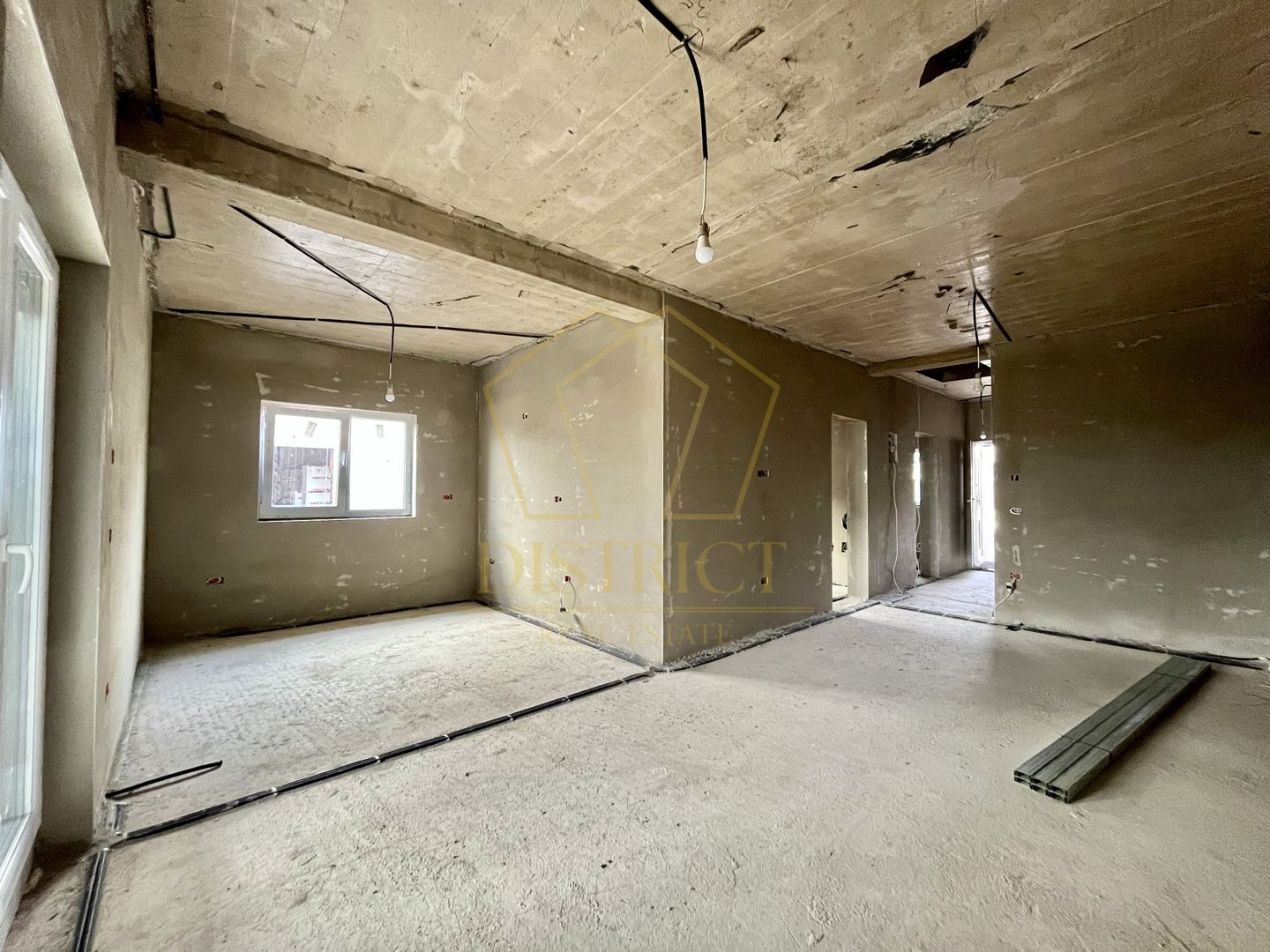 Duplex cu 3 camere | Mosnita Veche - Poză 3