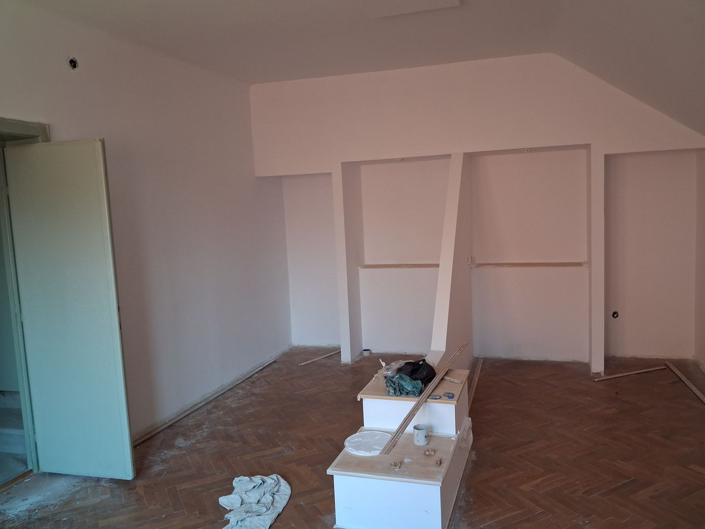 Casa RENOVATA partial 8 cam 6 ari 550mp garaj ANA IPATESCU. - Poză 20