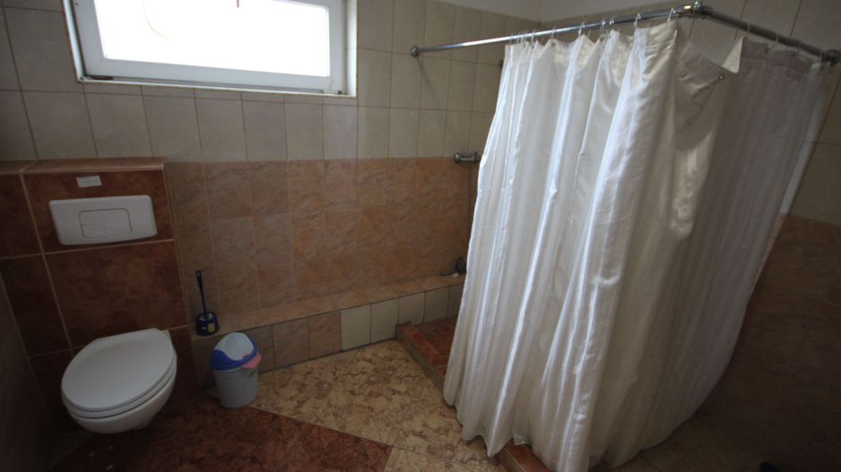 Vila  destinatie camin batrani - Poză 14
