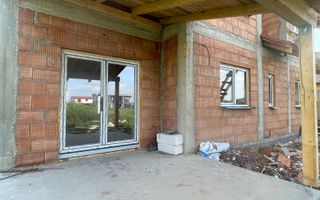 Duplex despartit prin camera tehnica, 3 dormitoare, Mosnita Noua - Poză 9