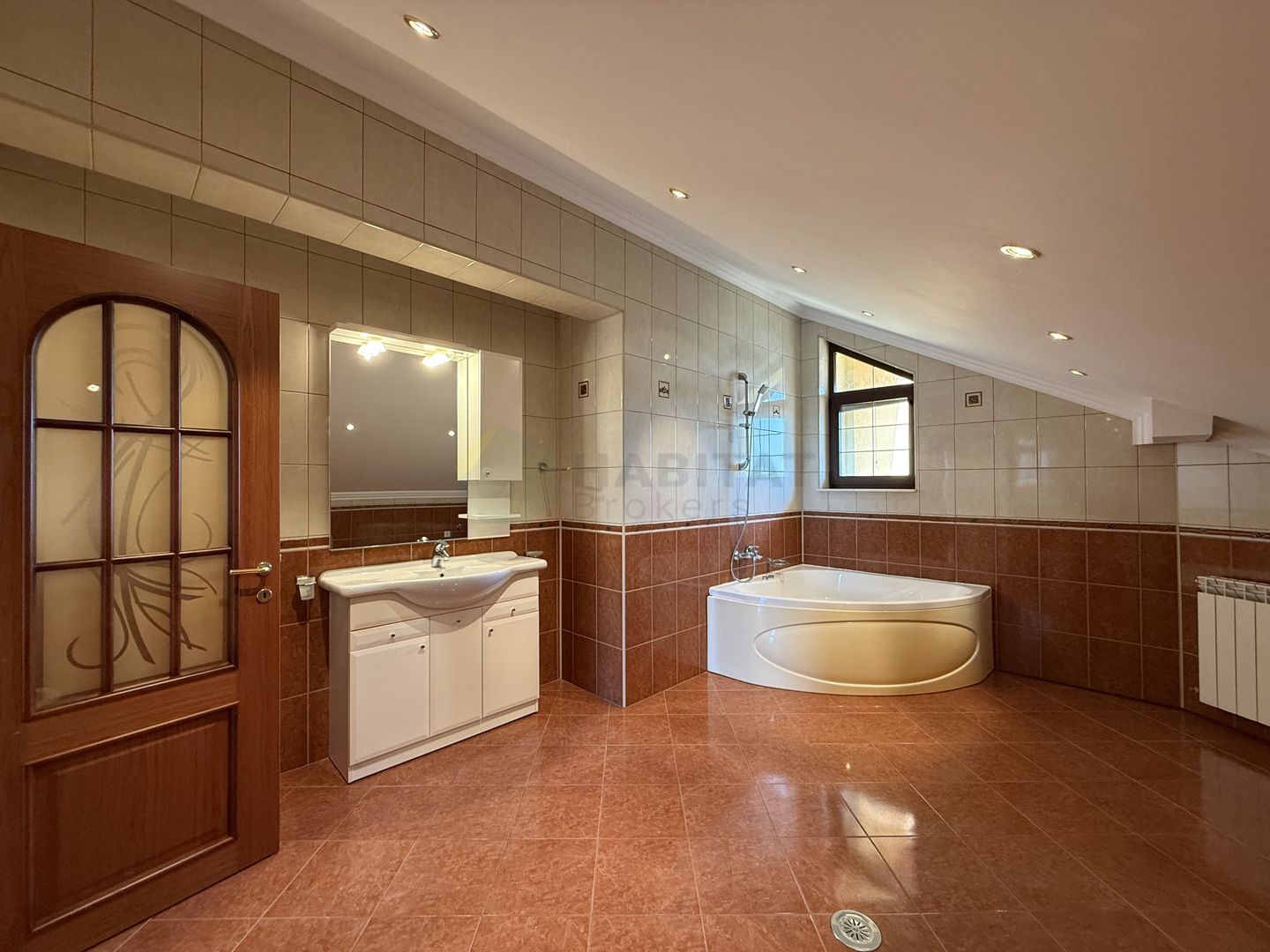 Vila 9 camere cu piscina si teren de 1.000 mp - Poză 33