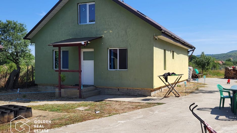 Casa cu teren de 1383 mp, localitatea Paulis - Poză 1