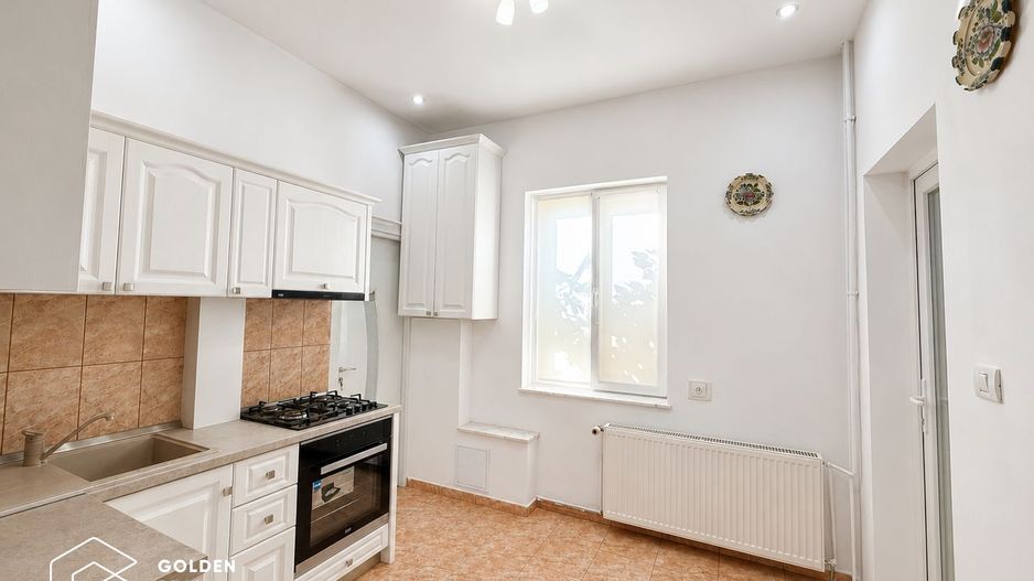 Apartament la casa cu 3 camere, zona Centrala - Poză 9