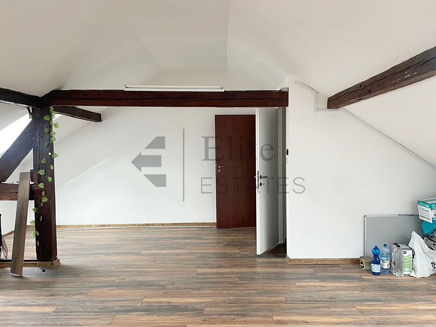 Apartament pe 2 nivele ultracentral in zona Teatrului Oradea - Poză 7