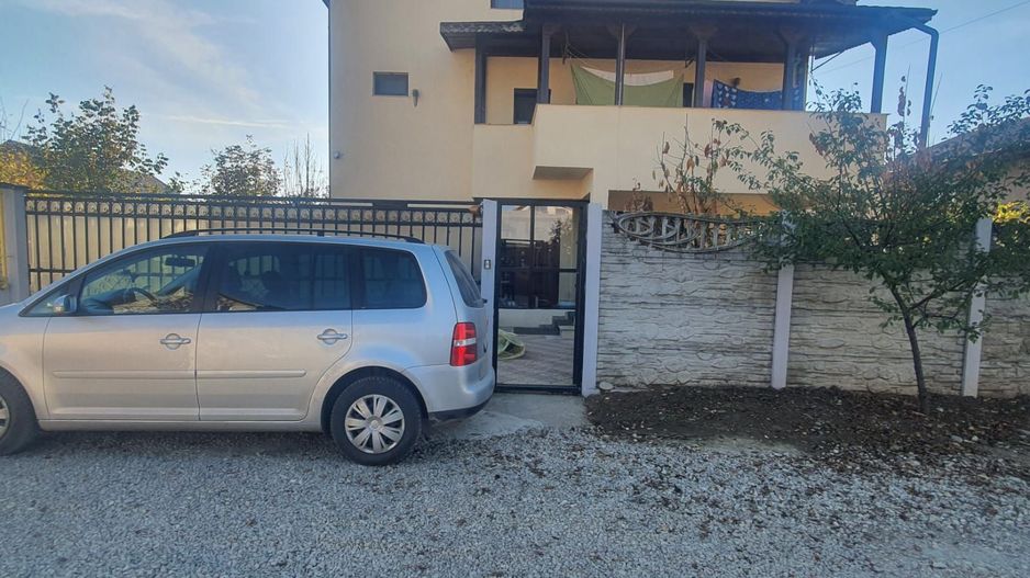 CASA AFUMATI INDIVIDUALA, MOBILAT/UTILAT, TEREN 301 MP, COMISION 0% - Poză 1