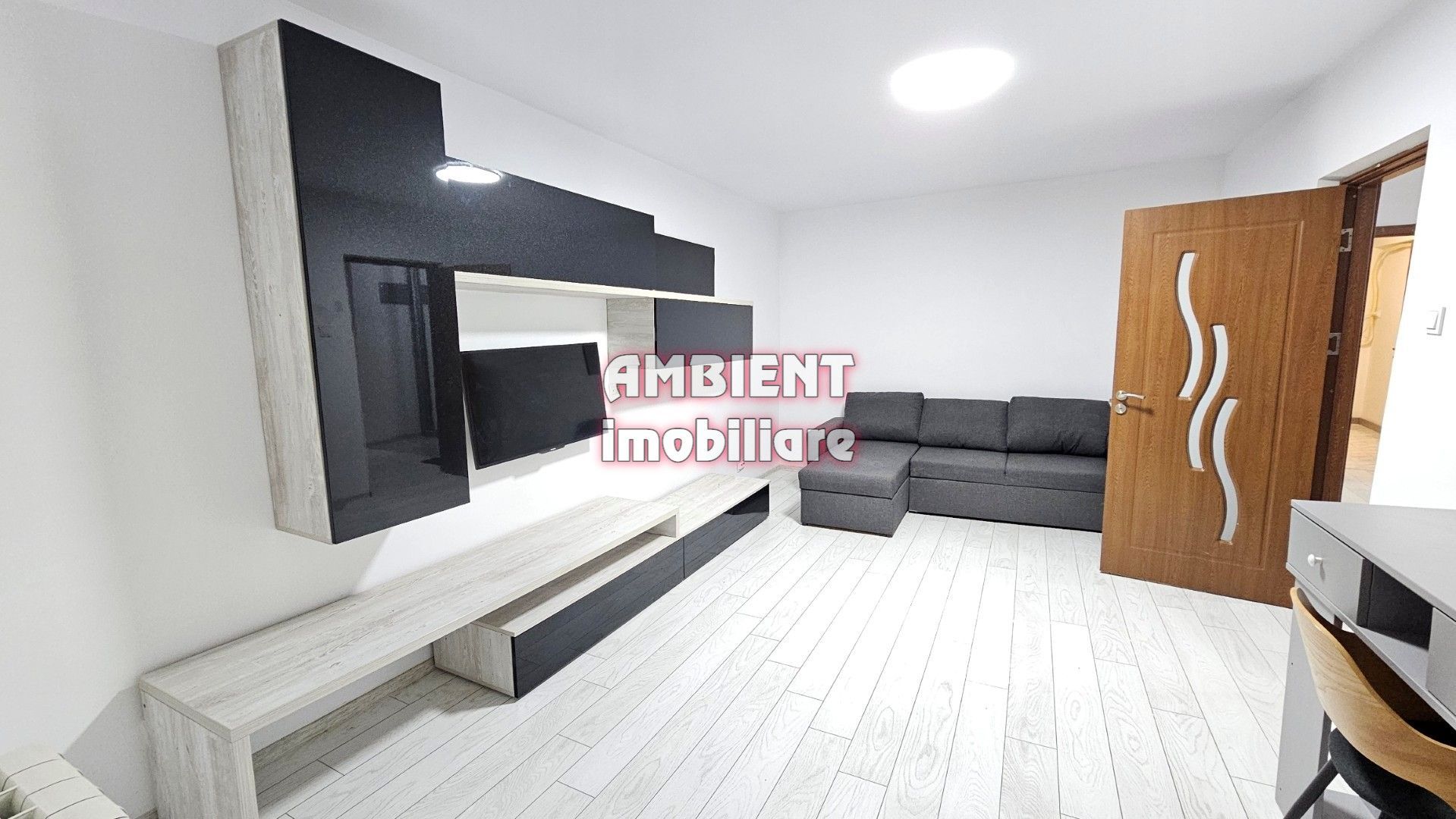 Apartament cu 2 camere, etaj 3, mobilat si utilat, zona CENTRU; - Poză 1