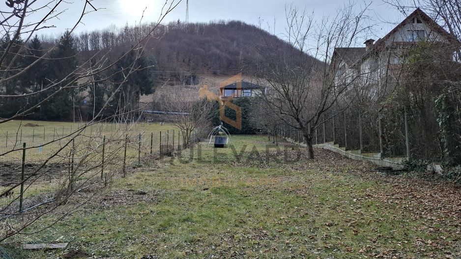 Cabana si teren 1000 mp cu iesire la lac! - Poză 6