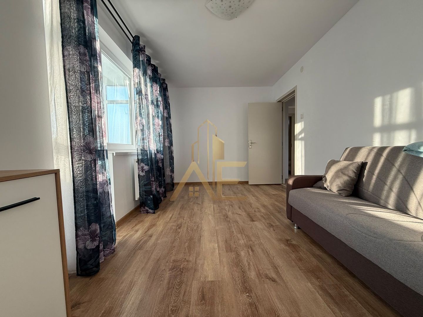 Apartament 2 camere decomandat de închiriat – Str. Narciselor nr. 7 - Poză 11