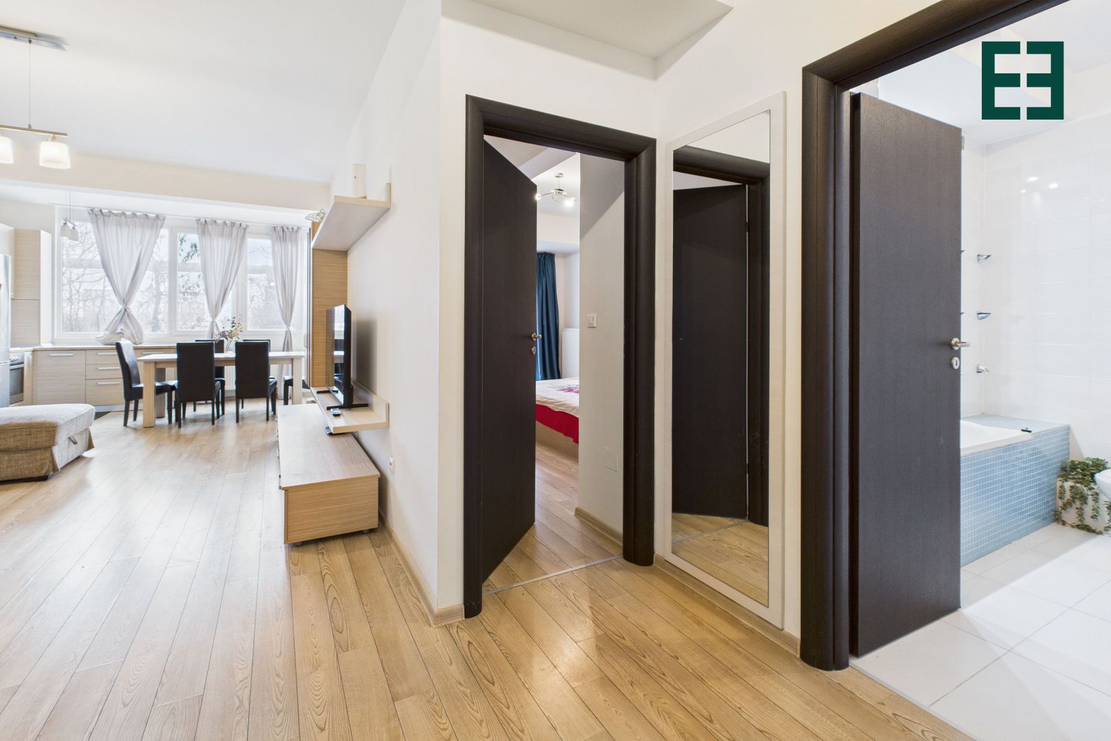 Apartament cu 2 camere și parcare acoperită etaj 1 Ared - Arad - Poză 11