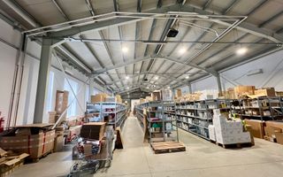 Hala de închiriat-Zona Calea Șurii Mici- 800 mp-3 porți acces+parcări - Poză 1