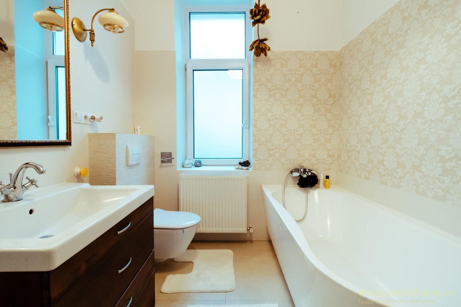 Piata Sfatului, apartament  deosebit, luminos, cu priveliște frumoasă - Poză 5