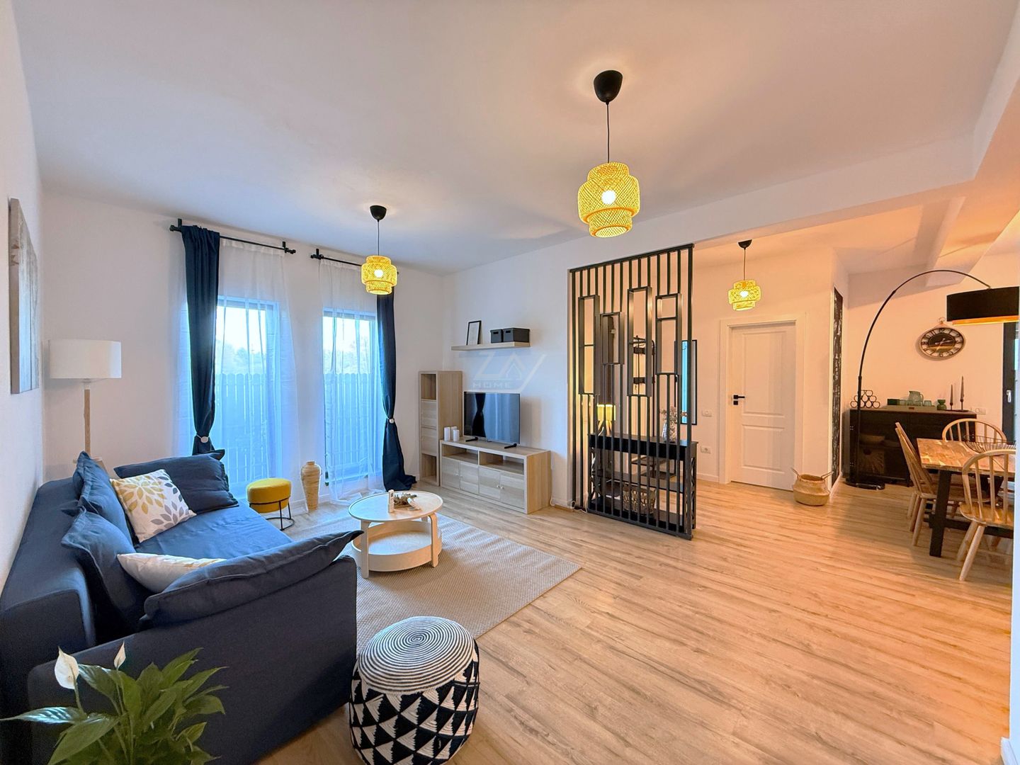 PRIMA INCHIRIERE. Casa moderna si cocheta. Curte amenajata. Loc de parcare. - Poză 1