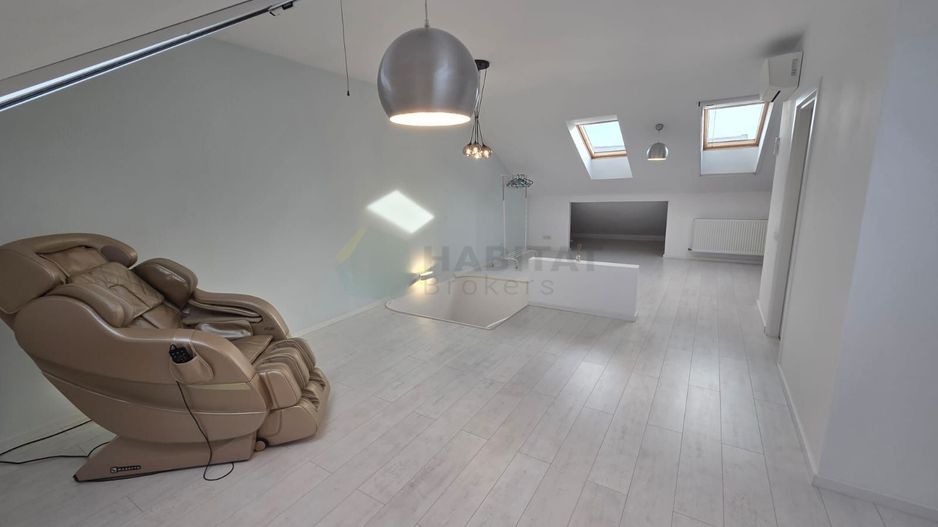 Vilă  cu mansardă, piscină și design modern – Tunari - Poză 29