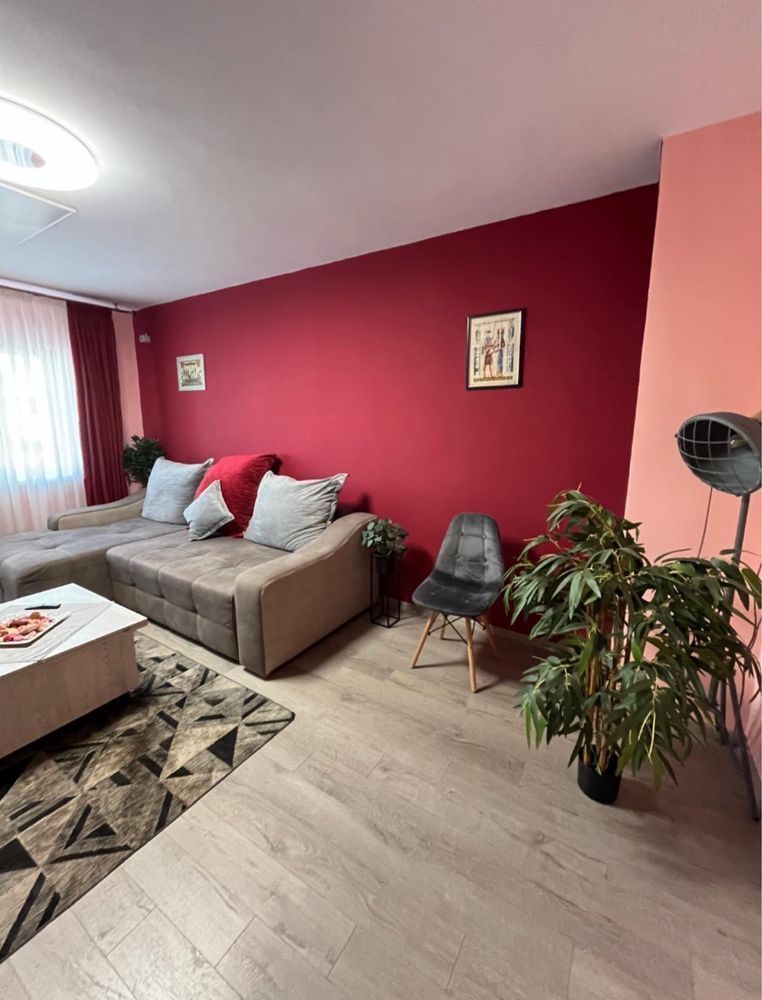 Apartament 2 camere – Decomandat – Etaj 1 – Zona Trocadero - Poză 1