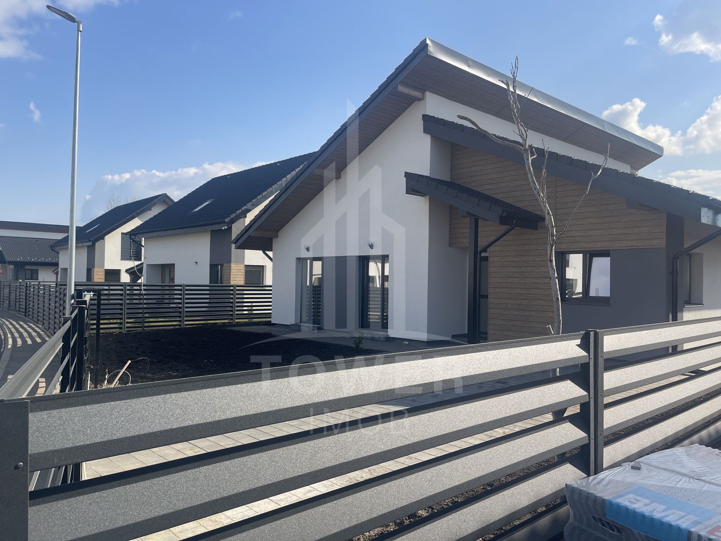 Casă pe un singur nivel INDEPENDENTĂ ENERGETIC - Cartier NOU - Poză 10