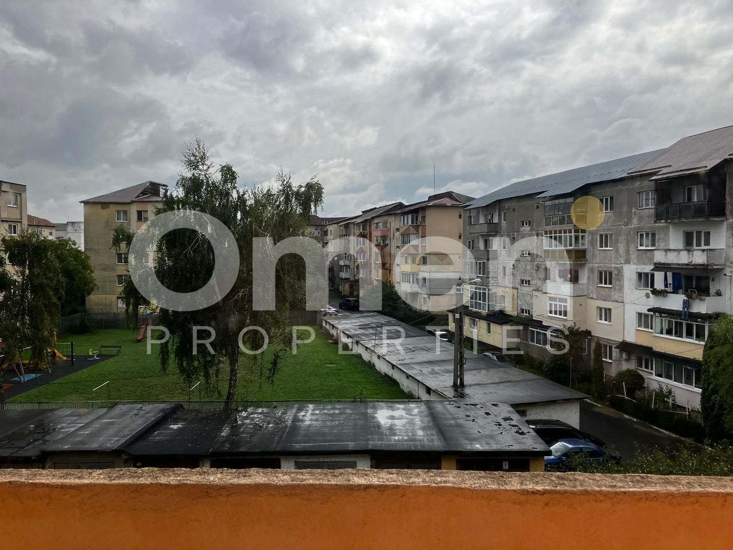 Apartament 3 camere decomandate si 2 bai, etaj intermediar - Poză 1