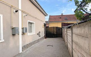 Casă cochetă intr-o zonă centrală foarte apreciata din Oradea - Poză 14