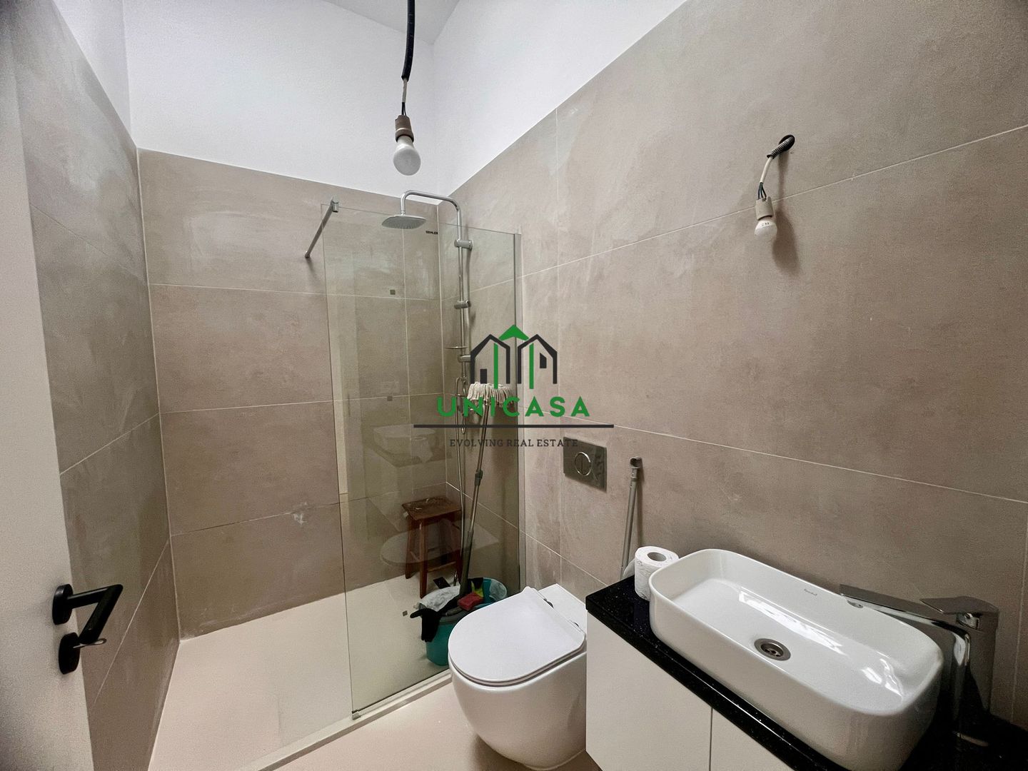 Casă modernă de vânzare/ Bujoreni – Olteni - Poză 12