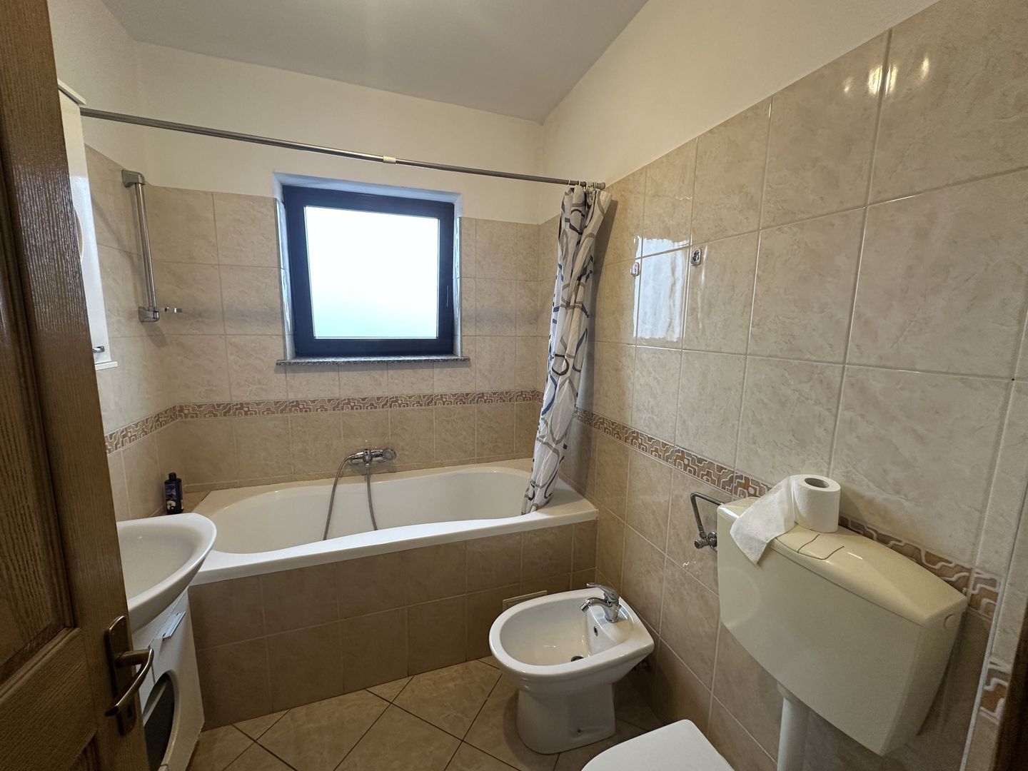 Apartament 3 camere | 70 mp | Etaj 3/4 | Centrala proprie - Poză 12