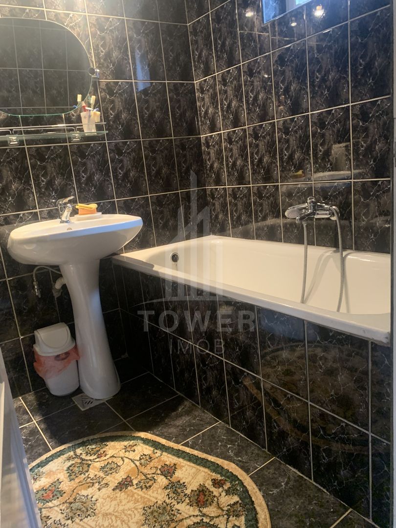 Casă în centrul Cisnădioarei cu 243mp de locuit și teren de 936mp - Poză 10