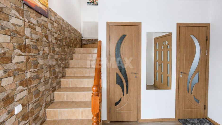Casă generoasă cu 2 Nivele și confort modern – 10 Ari, Băcioi (sat Frumușica) - Poză 12