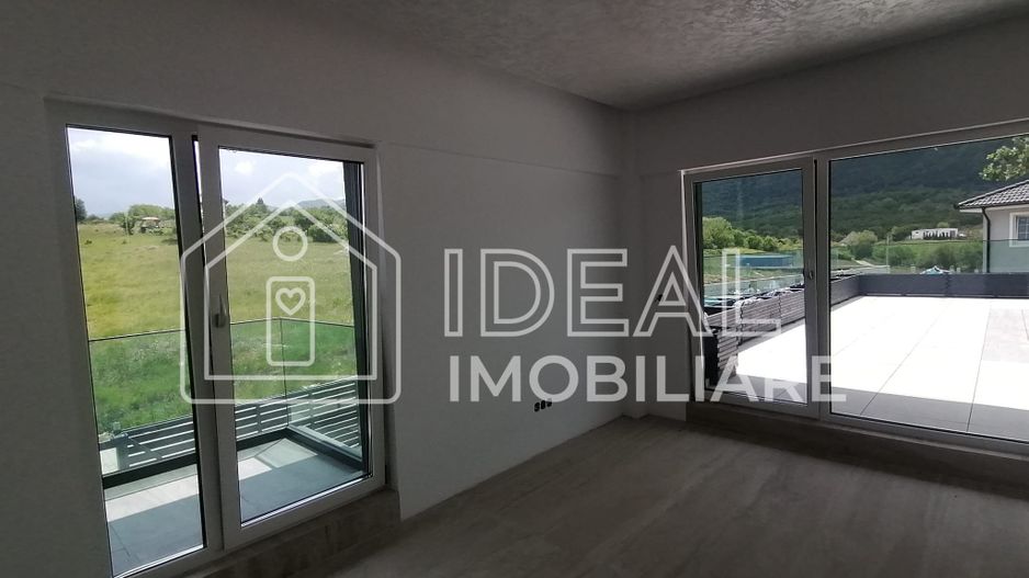 Casa  Exclusivista cu piscina si 1200 mp de teren, in Cisnadie - Poză 4