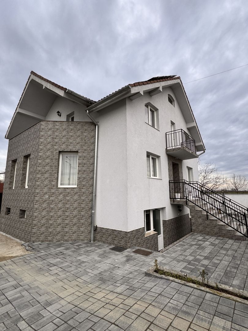 Vilă spațioasă cu 6 camere – Cartierul Viena, Oradea - Poză 23