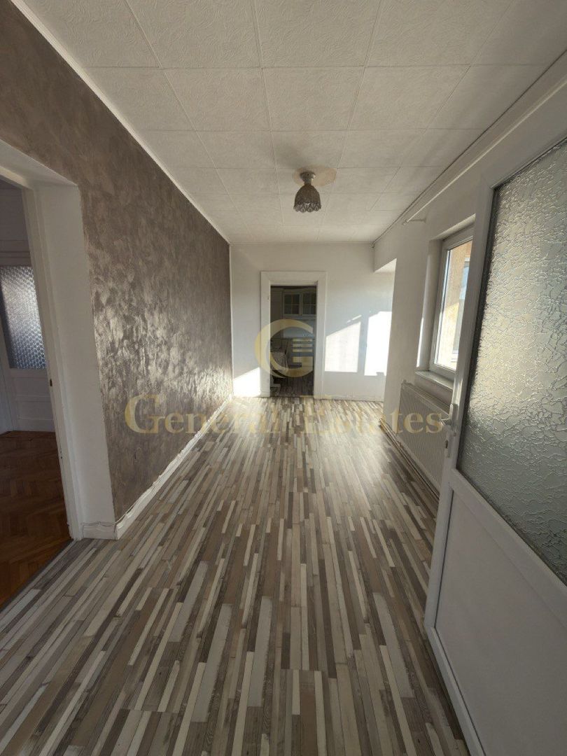 Apartament spatios cu 3 camere - Poză 4