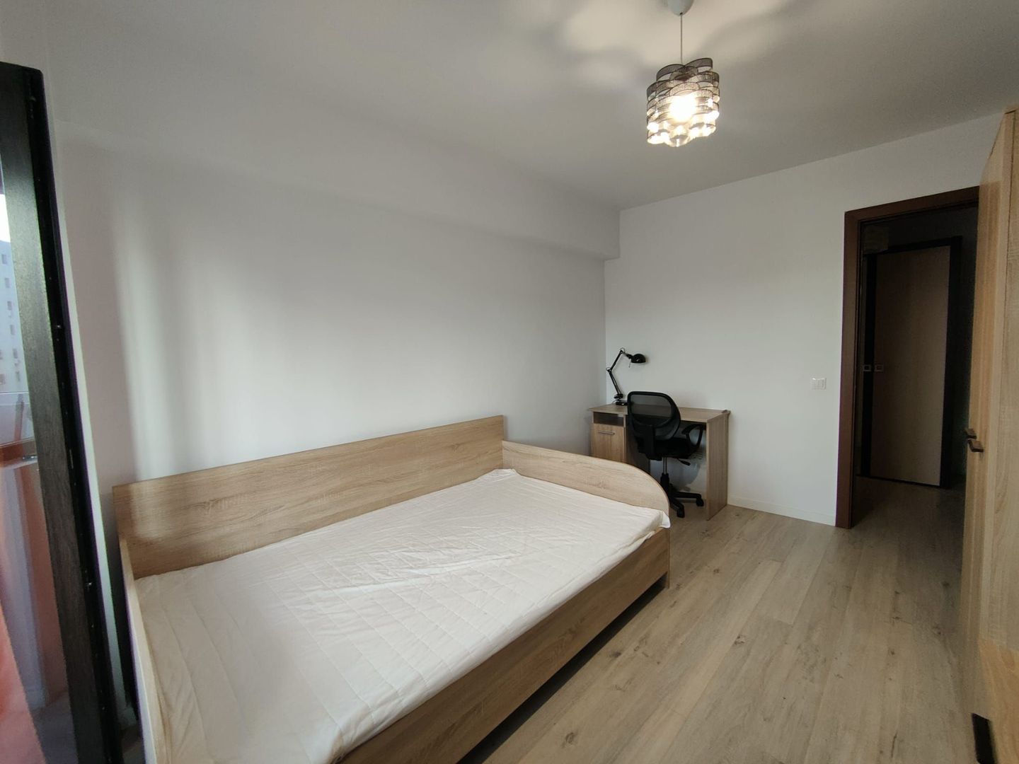 APARTAMENT SPATIOS ZONA TITULESCU - Poză 9