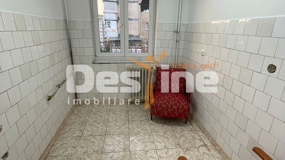Apartament 3 camere semidecomandat , Bd. 1 Mai ,Sector 6 , - Poză 11