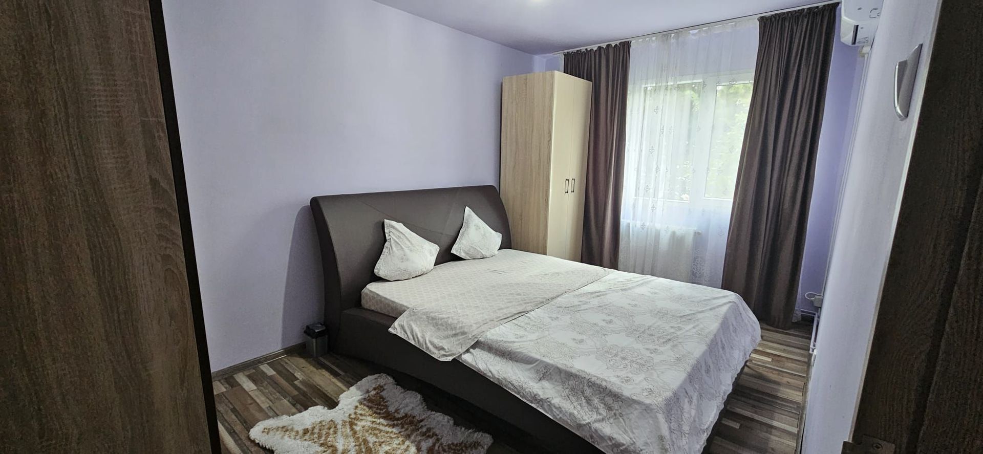 Apartament 3 camere, Zona Circumvalatiunii, Etaj 2, Mobilat si Utilat complet - Poză 3