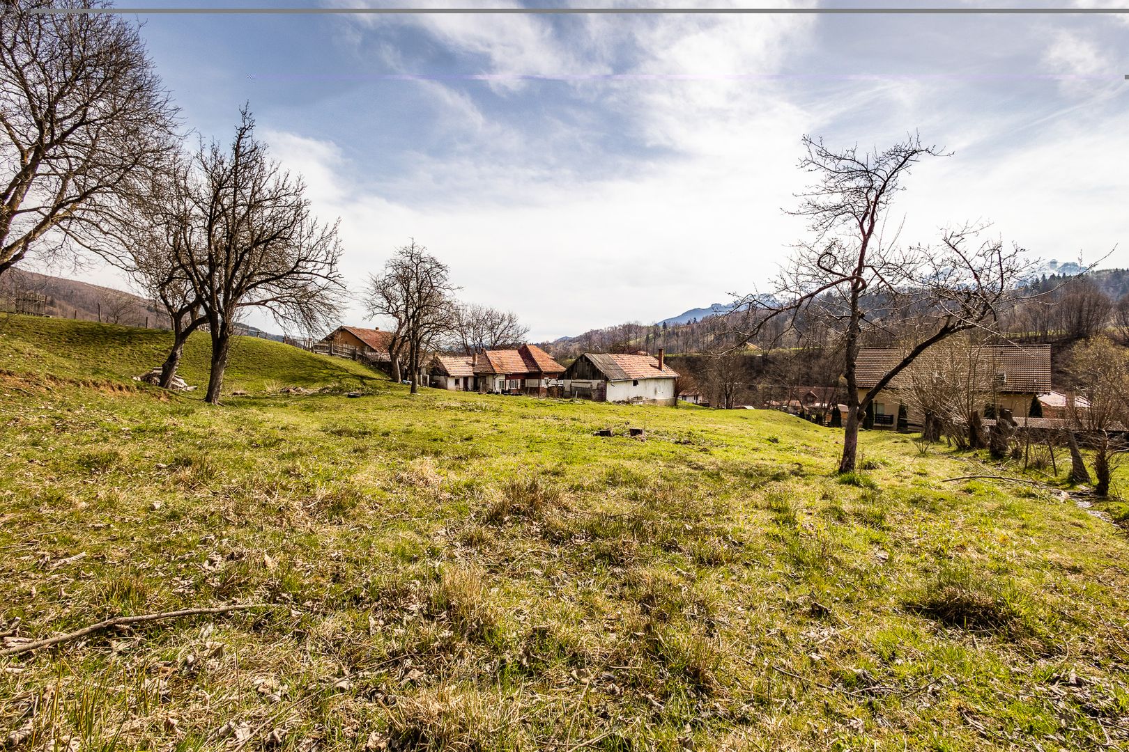 Domeniu de 6.500 mp teren+casa parinteasca,in magia Bucegilor,Moieciu, Brasov. - Poză 15
