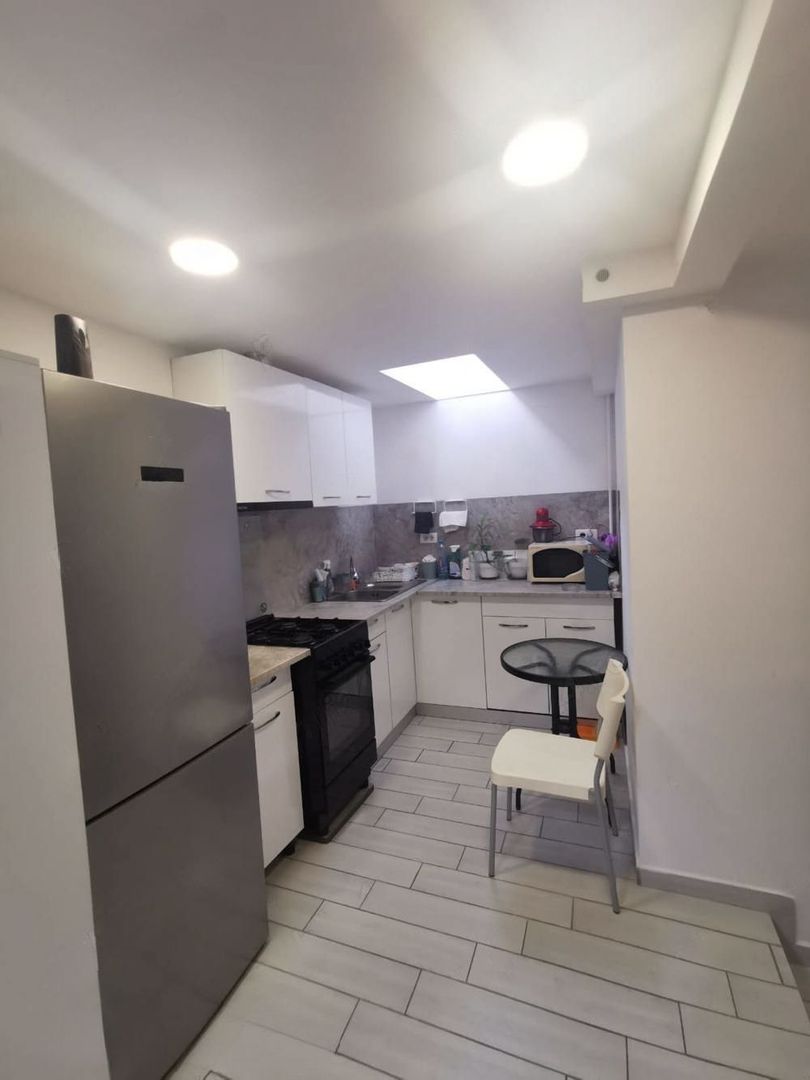 APARTAMENT CU TERASA SI CURTE | GORJULUI | APUSULUI - Poză 1