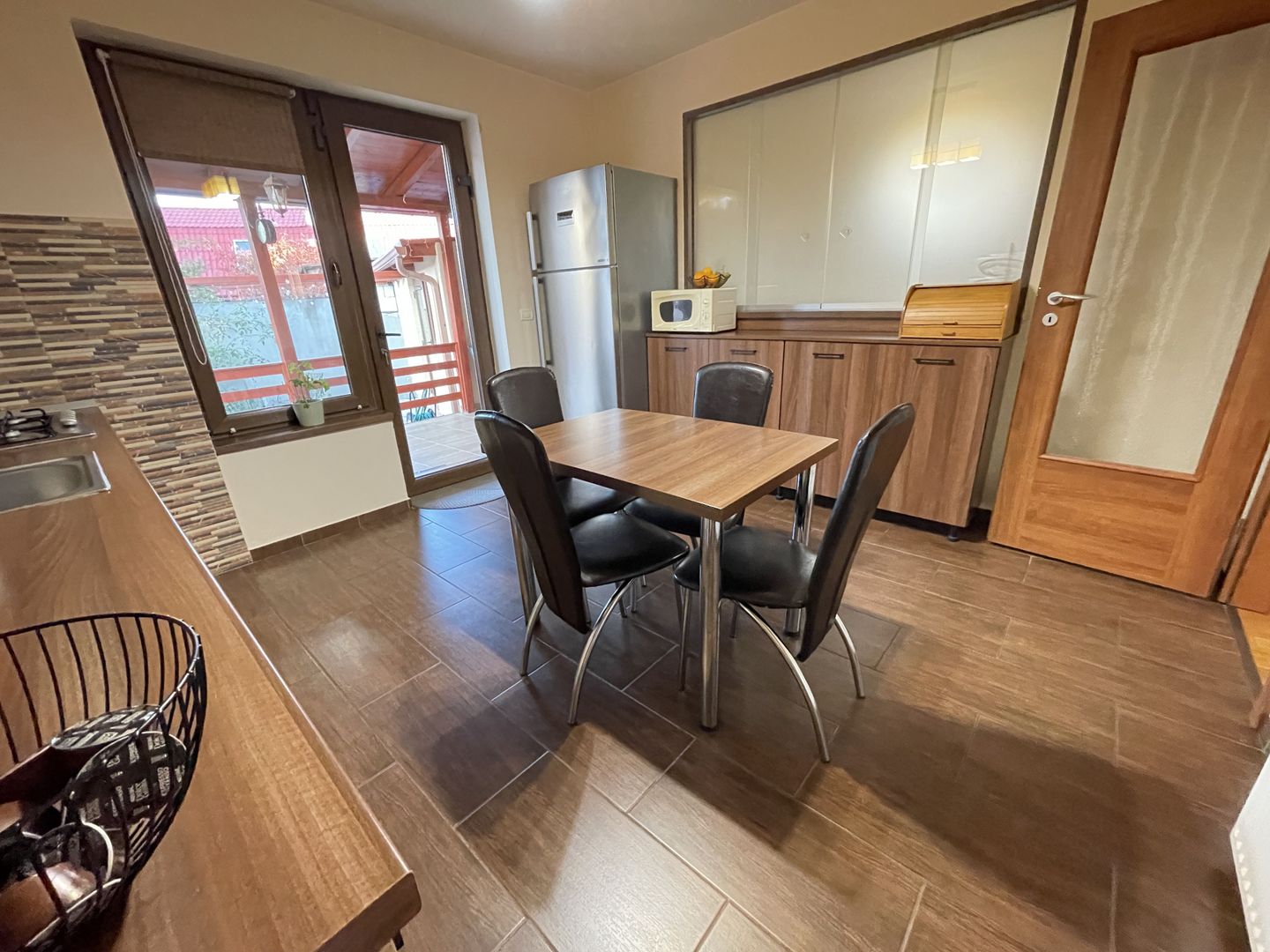 Casa moderna, frumos amenajata in zona Bogdanestilor - Poză 8