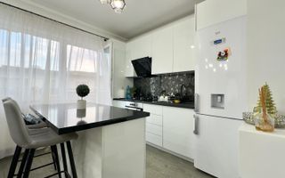 Apartament ultrafinisat cu panoramă – lumină, spațiu și conectivitate - Poză 2