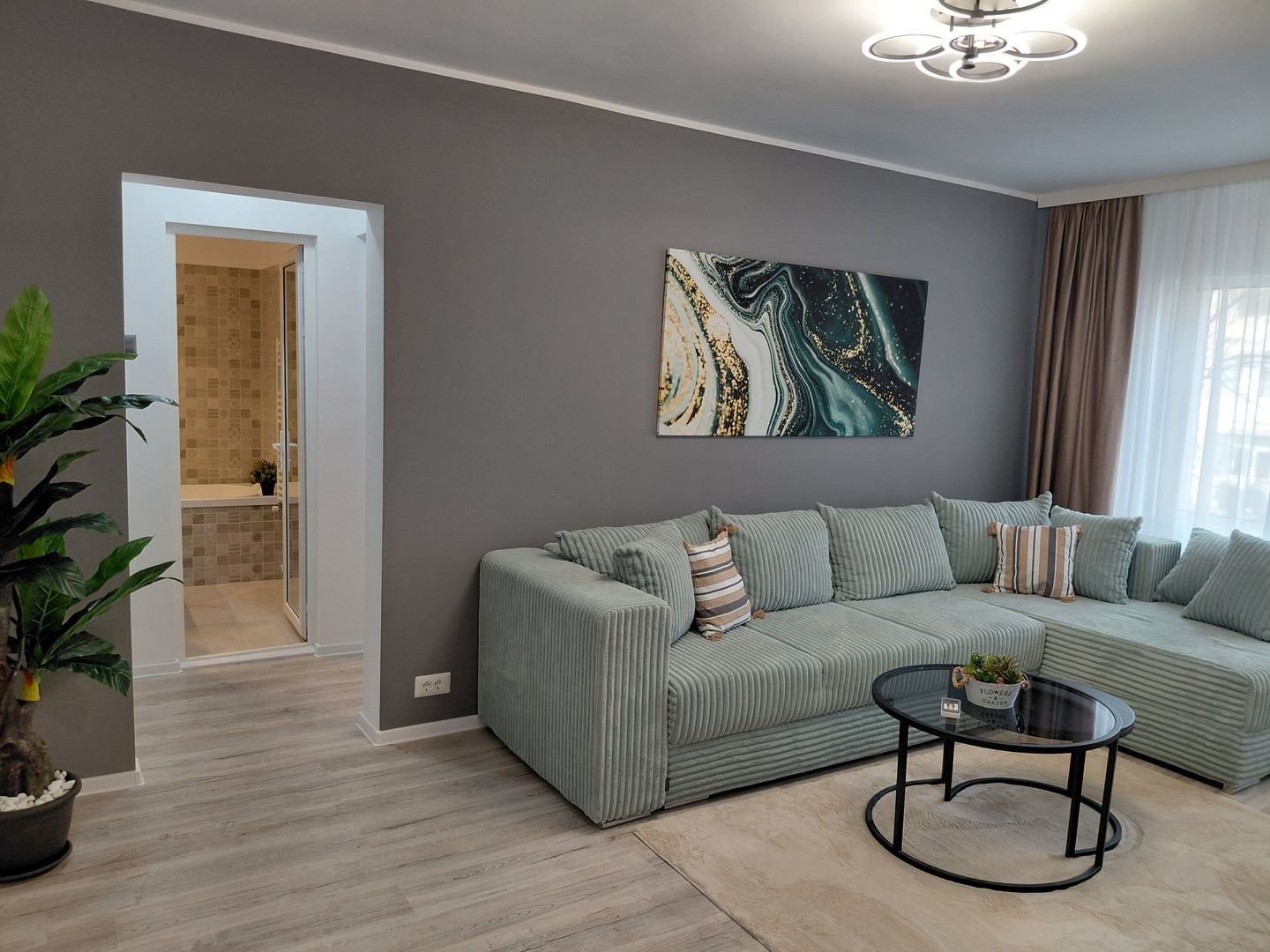 🏡  Apartament 3 camere – Micro 16,  etaj 2, (în spate la complex  Siret) - Poză 5