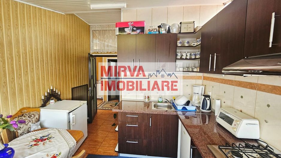 🏡 Casă spațioasă cu 9 camere în Strejnicu – pentru locuință, birouri - Poză 68