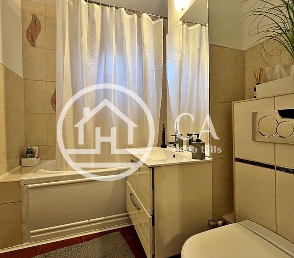 Apartament de vânzare cu 4 camere în zona Calea Aradului, Oradea - Poză 11