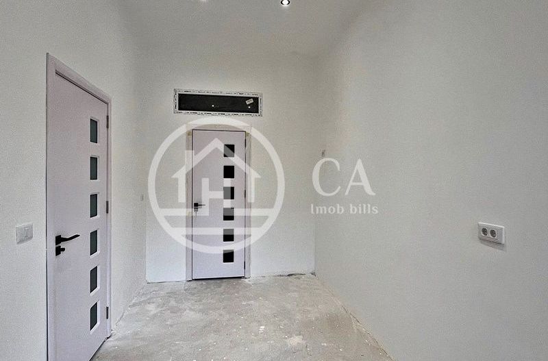 Apartament 3 camere de vânzare la curte comuna în zona Ultracentrală - Poză 6