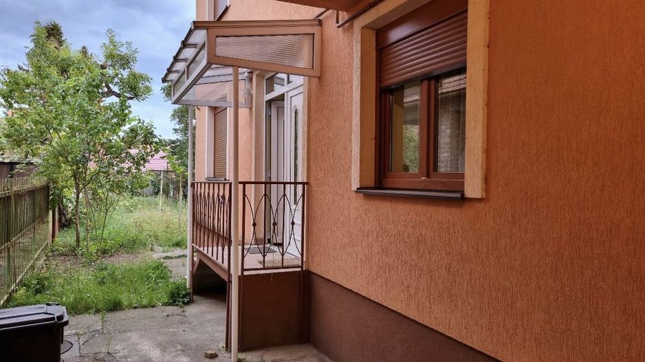 Casa centrala cu etaj - Poză 7