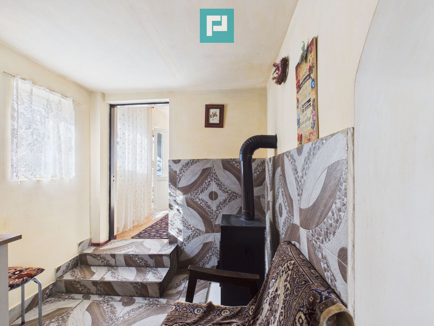 Casă cu 3 camere din văiugă în Macea - Poză 7