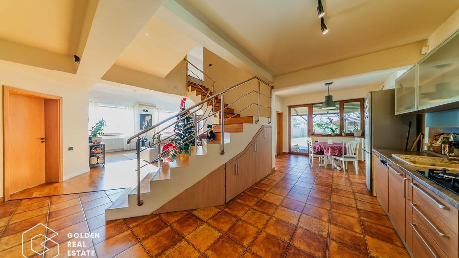 Vila 5 camere, gata de mutare, teren 700 mp, strada privata- Gradiste - Poză 10