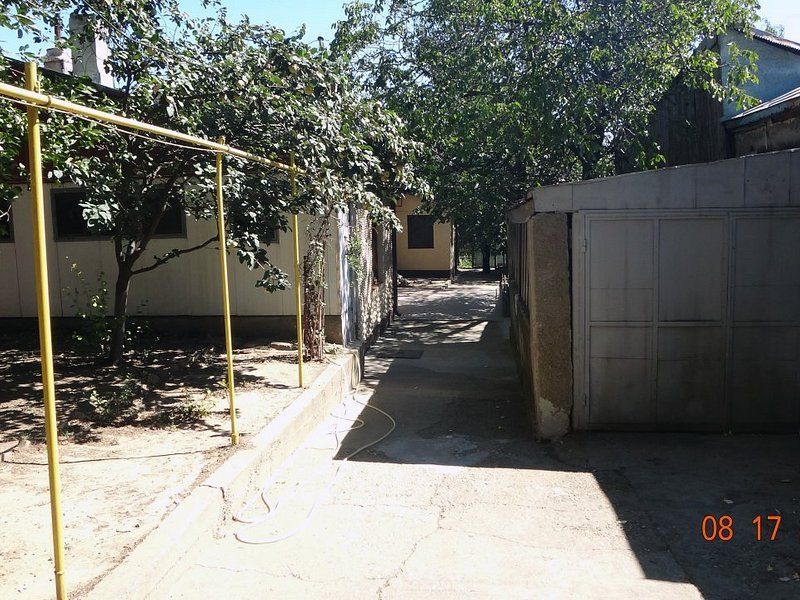 De vanzare  - casa cu 4 camere,  900 mp teren  - str. Razboieni. - Poză 5