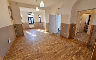 🏢 Spațiu de birouri – 5 camere, 3 băi – Etaj 1 vilă, Zona Centrală - Poză 2