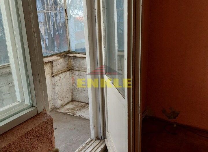 De vânzare apartament cu 3 camere decomandat, zona Piața Mare - Poză 2