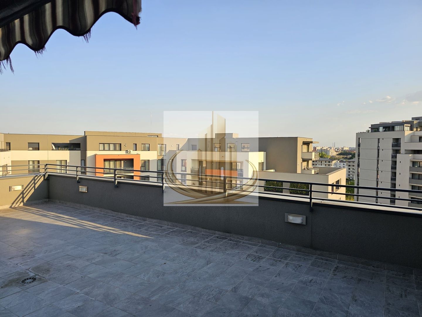 Penthouse - Iris - Armoniei 70mp si terasa 50mp - Poză 9