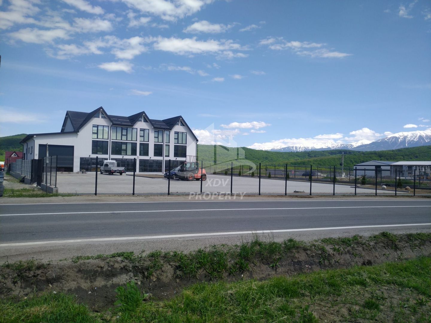 Spatiu comercial  1274 mp utili , teren 7261 mp - Poză 1