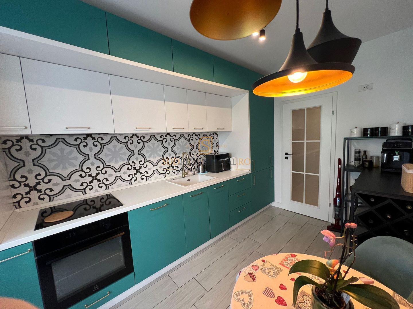 Apartament premium cu 3 camere, suprafață generoasă și loc de parcare - Poză 3