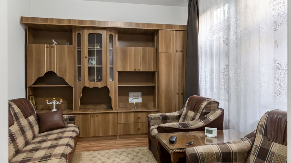 Vindem apartament la curte aproape de parcul Carol - Poză 2