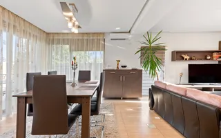 VANZARE Vilă PREMIUM cu 6 camere în zona Central, OTOPENI - Poză 13